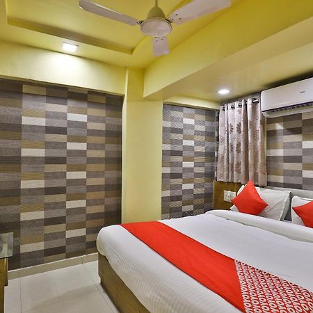 Spot On Hotel Shreeji Palace Ahmedabad Extérieur photo